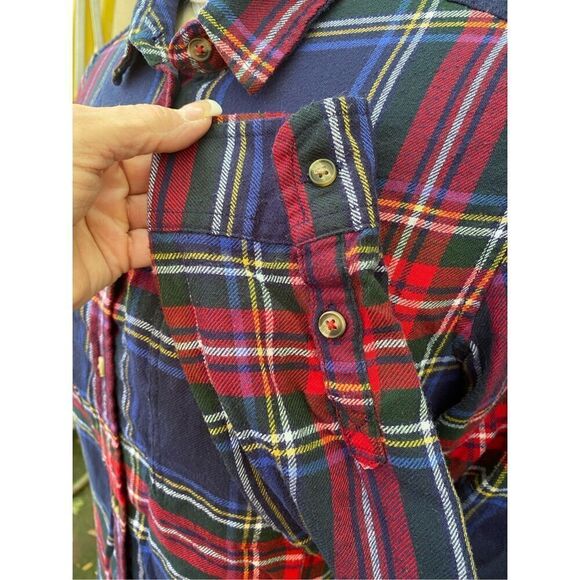 American Eagle Amazingly Soft Flannel Blue/Red Plaid Shirt‎ Size M - Picture 8 of 9